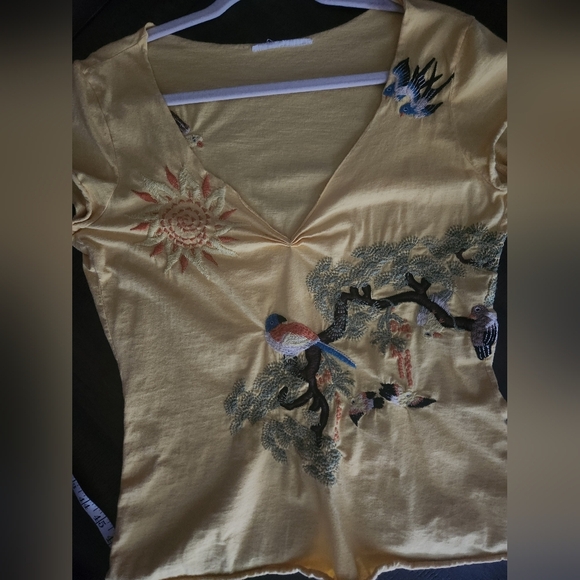 Yellow Summer Open Top With Embroidery Sz Med/Lg - Picture 6 of 12